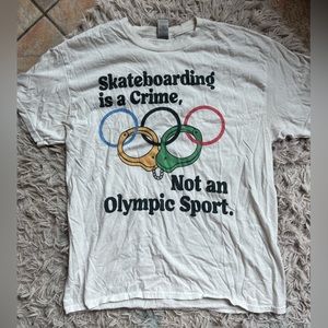 Gildan vintage Olympic skateboarding tee